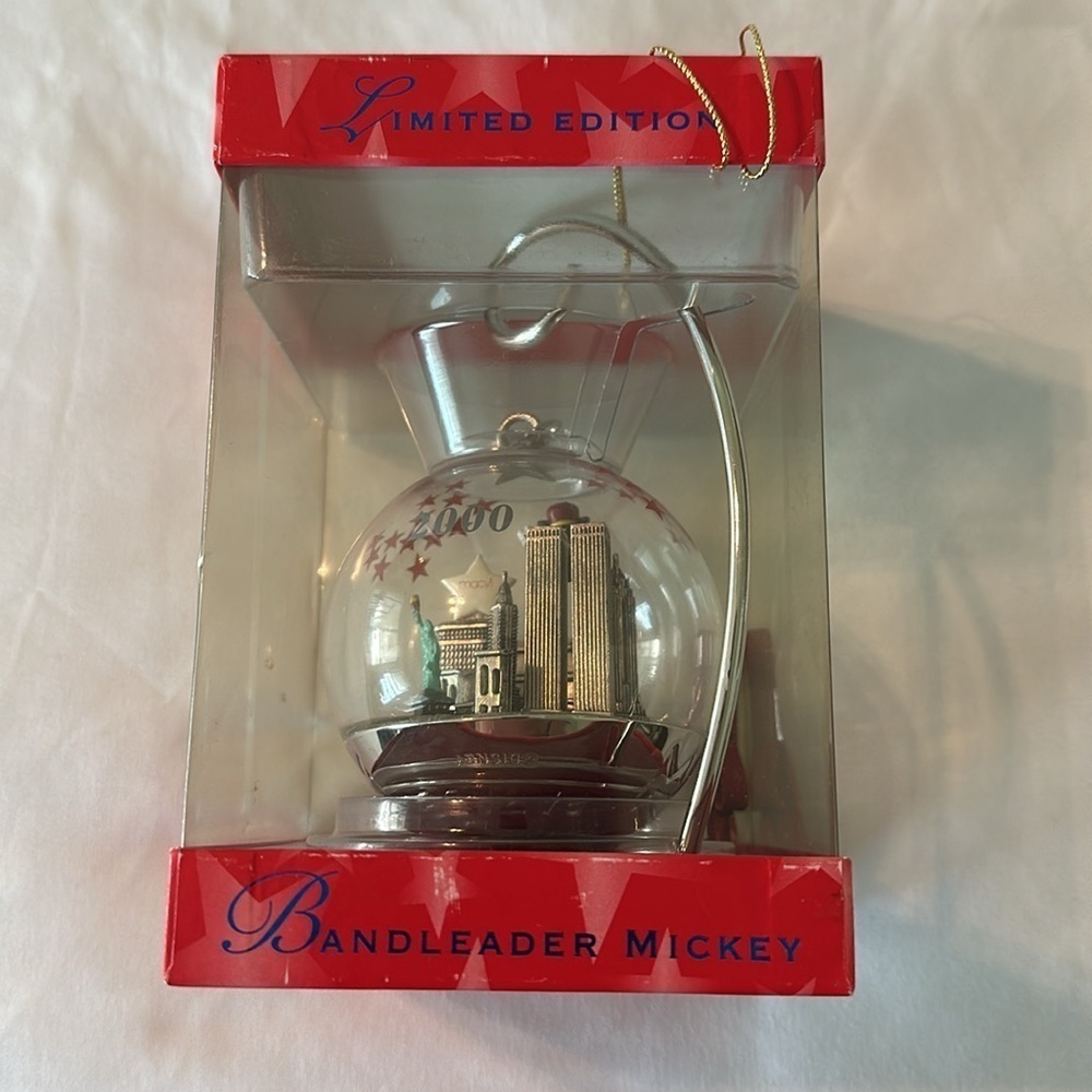 Collectible Lenox Holiday ornament - Bandleader Micky - Picture 4 of 7